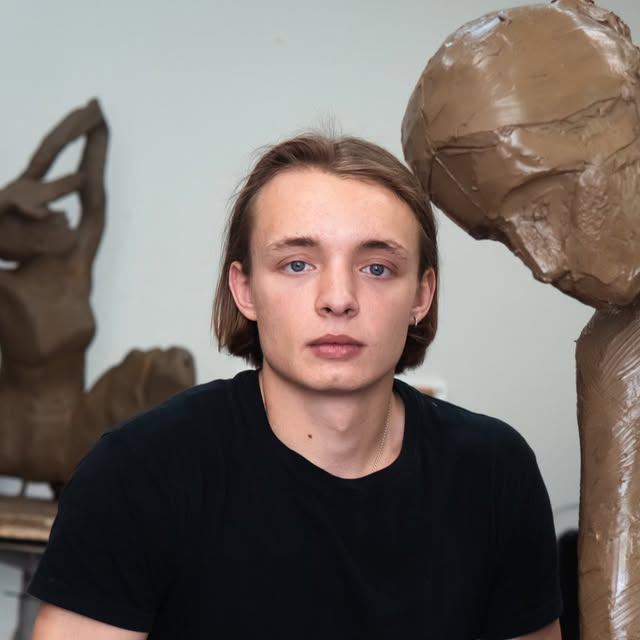Портрет митця Ілля Ткаченко, який працює у стилі Скульптура (Львів, Україна) Фото 2 з 3.
